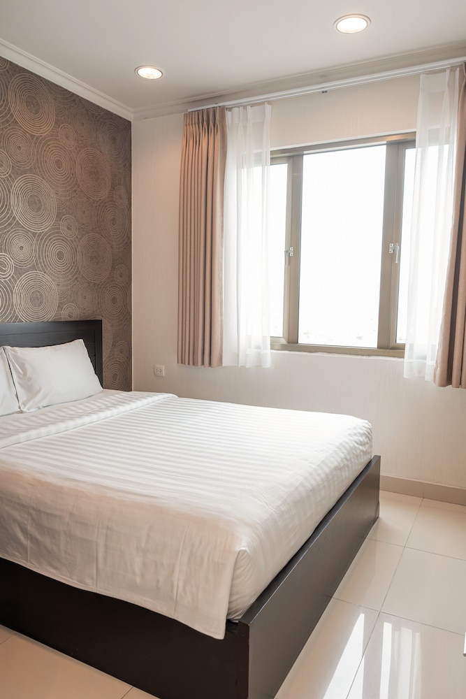 2 BEDROOMS, EXECUTIVE, APARTMENT