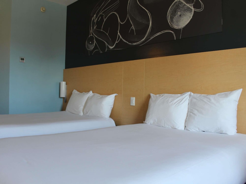 ibis Culiacan 14/50