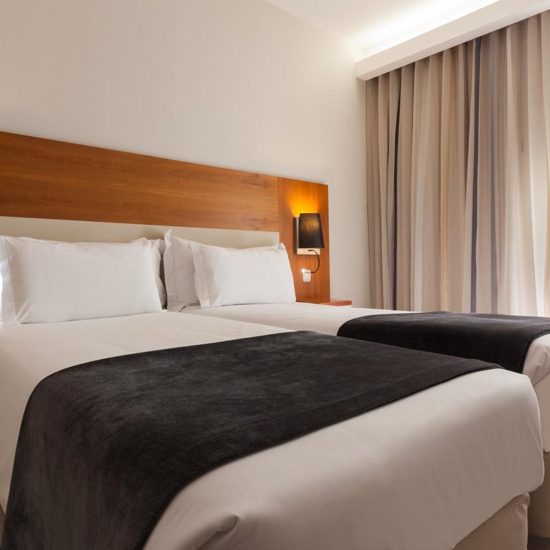 Superior, Twin Beds