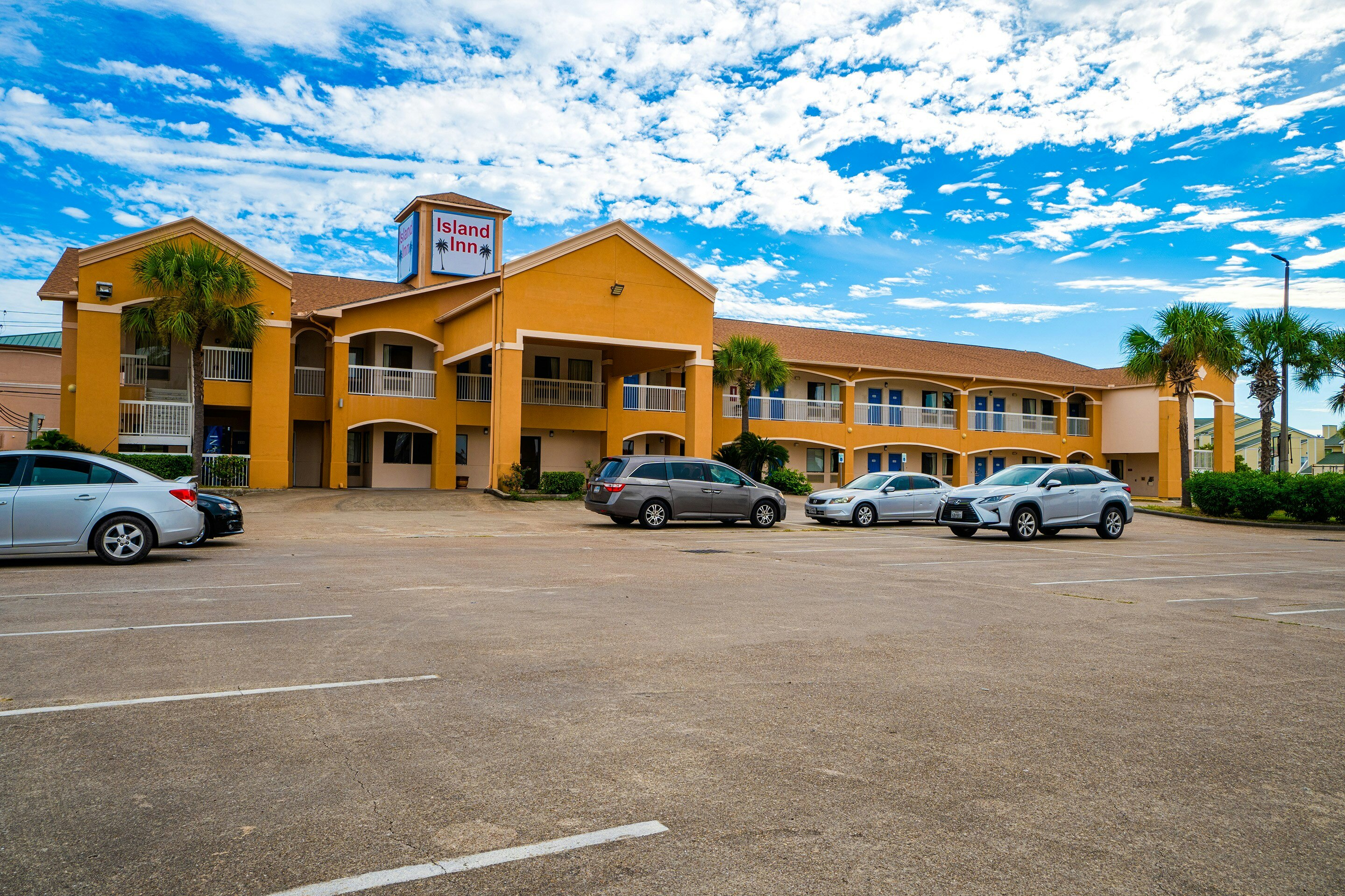 Island Inn By OYO Galveston Beach, TX 32/45