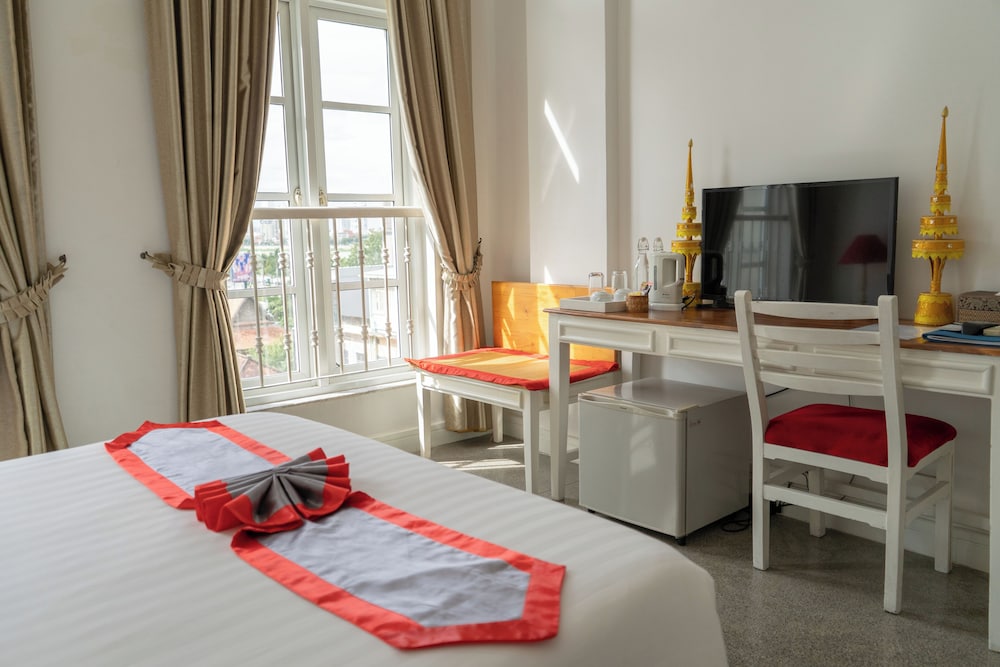 SUPERIOR, KING BED