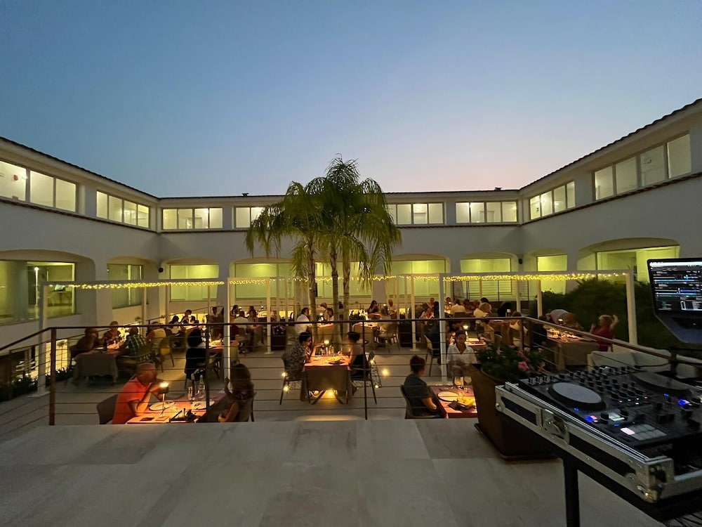 Hotel San Teodoro 62/68