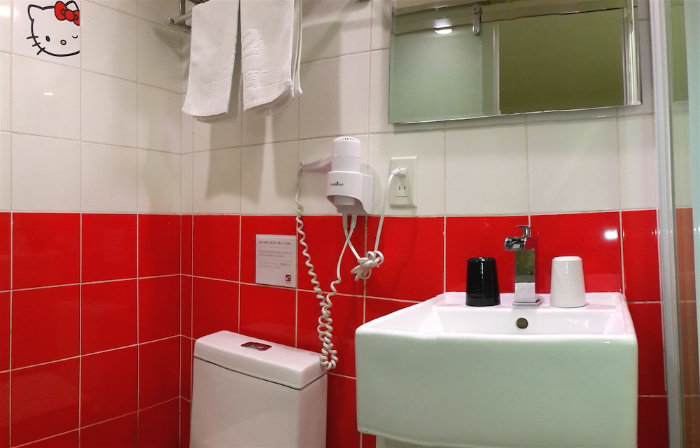 E House Hotel 22/65