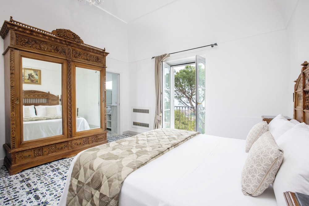 SUITE, SEA VIEW, JETTED TUB