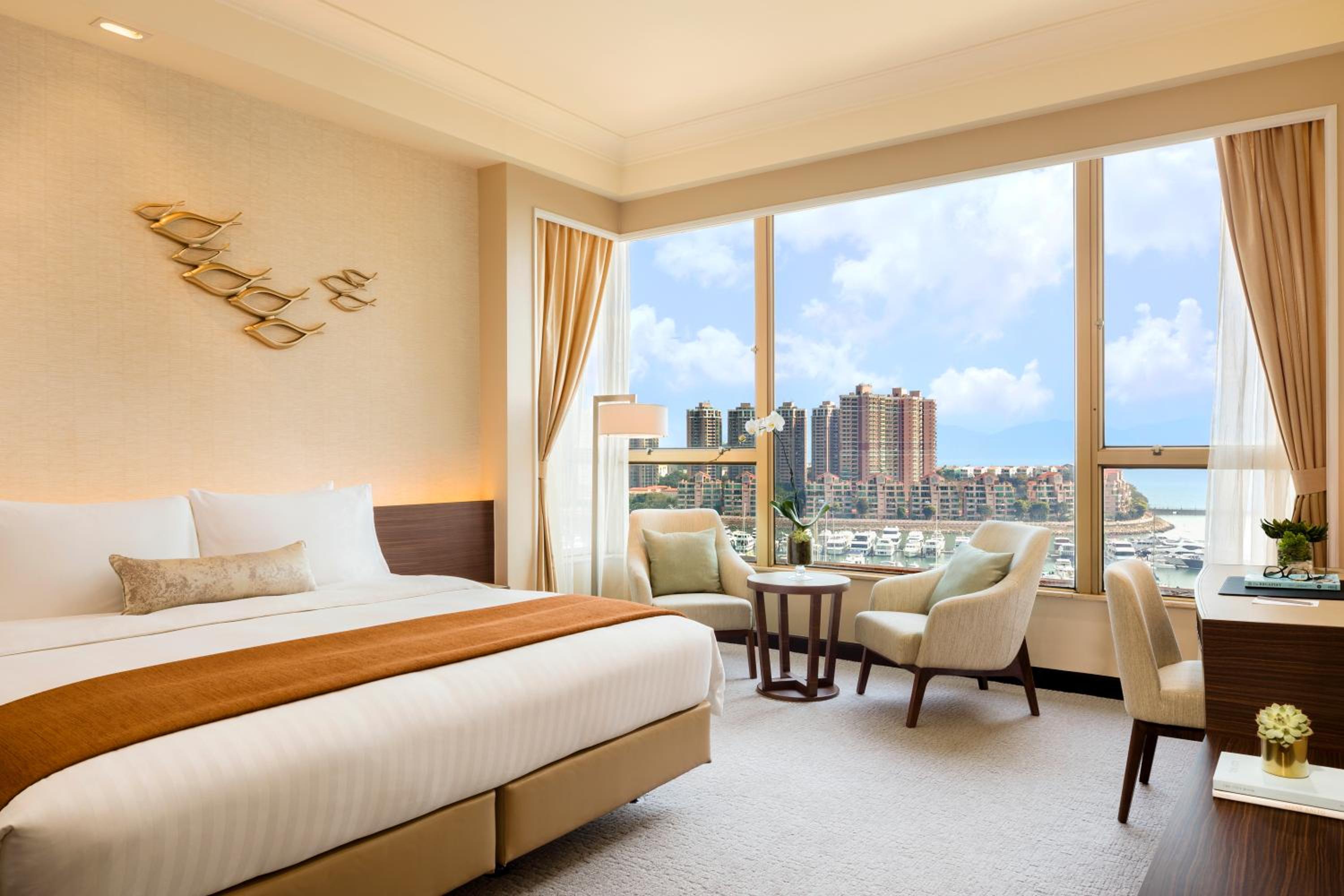 Chill Out, Deluxe, King Bed, Sea View