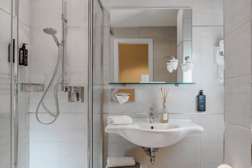 Grand Europa Hotel 25/28