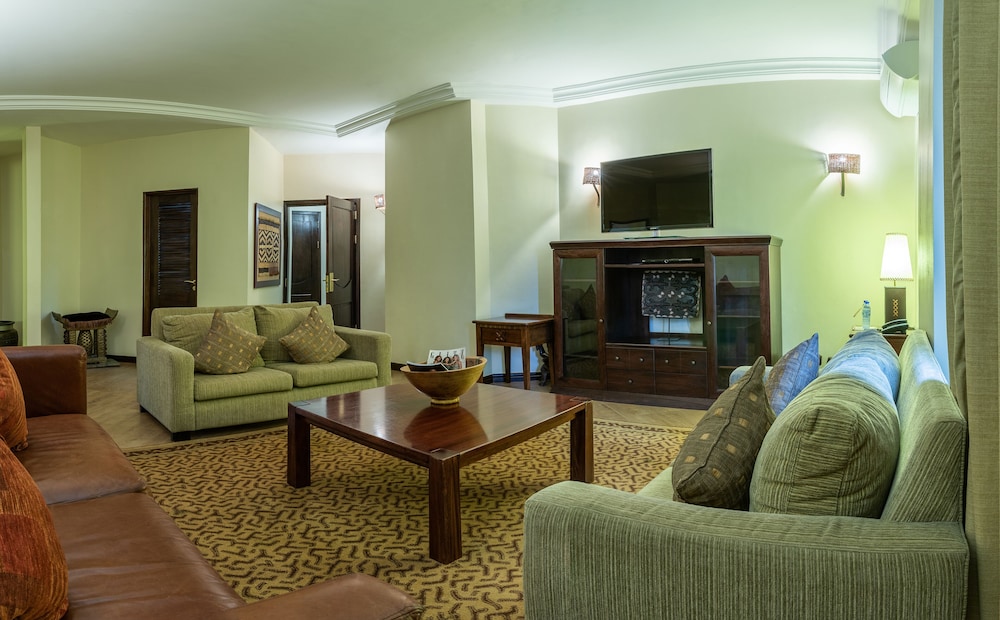 The African Regent Hotel 40/71