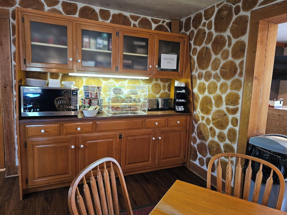 Settlement Courtyard Inn & Lavender Spa 46/66