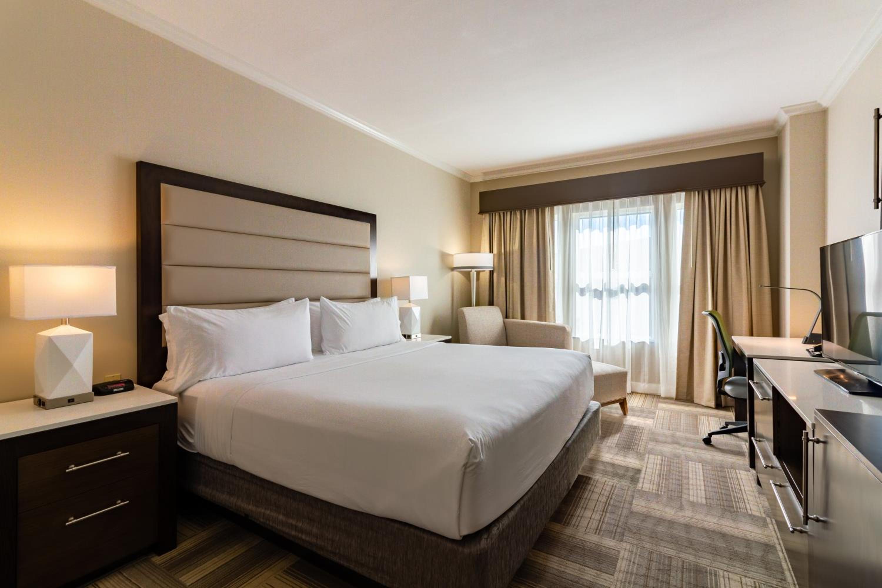 غرفة سوبيريور بسرير كينج، Holiday Inn Express Savannah Historic District 7/10