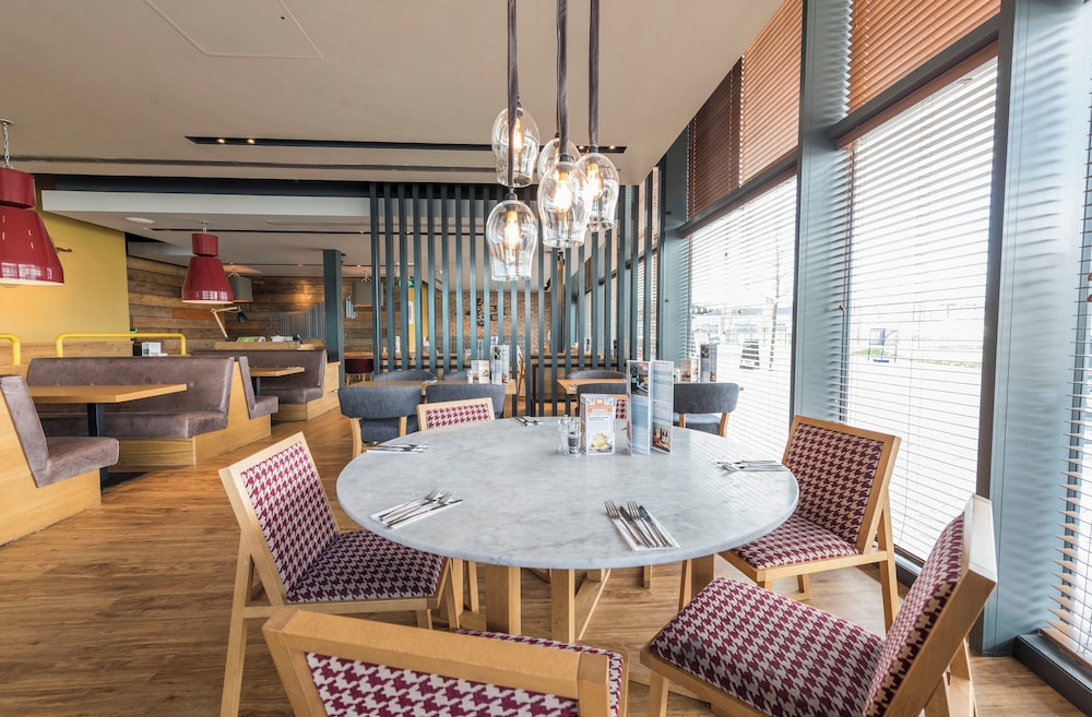 Premier Inn Birmingham South Longbridge 22/38