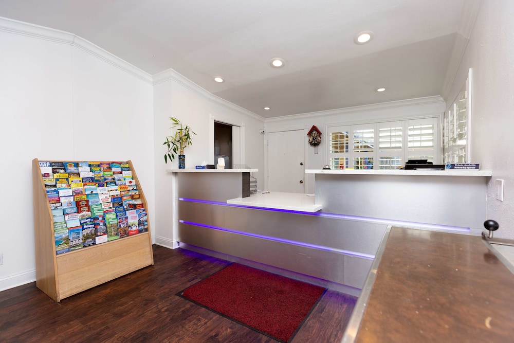 Surestay Hotel By Best Western Seaside Monterey 5/33