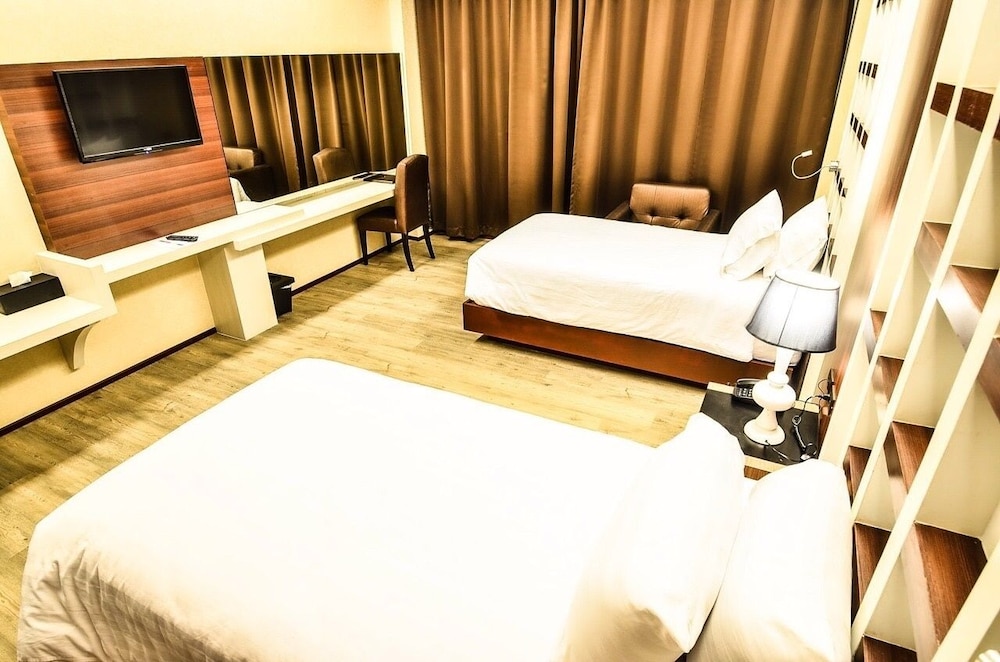 Alvarez Hotel 31/65