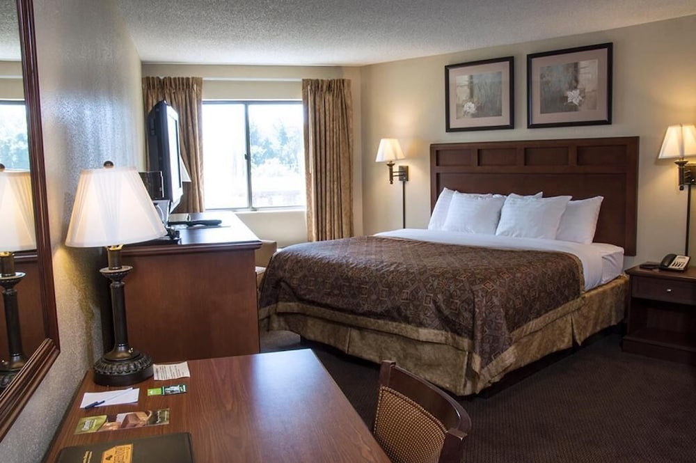 Greenstay Hotel and Suites St James 8/62