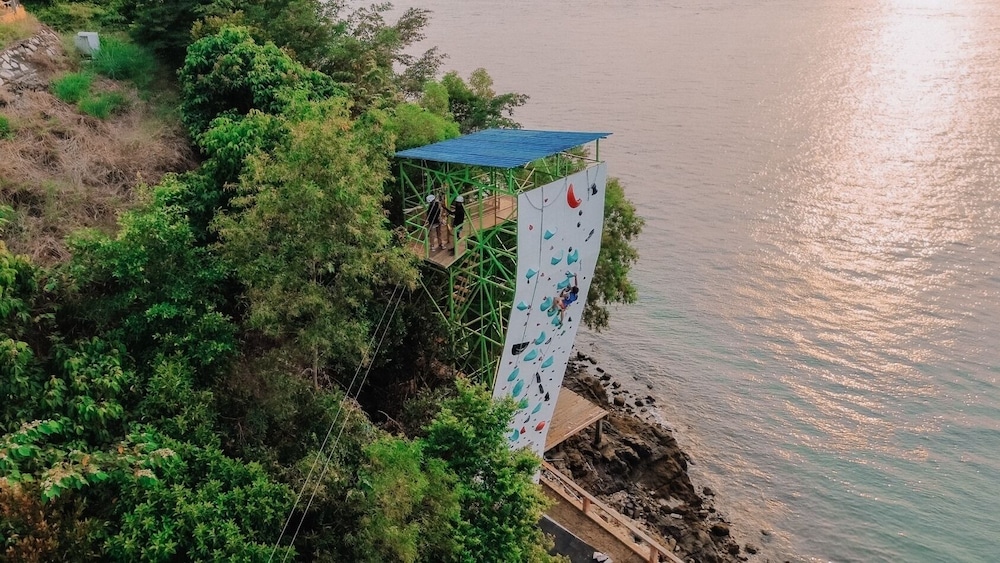 KTM Resort 44/50