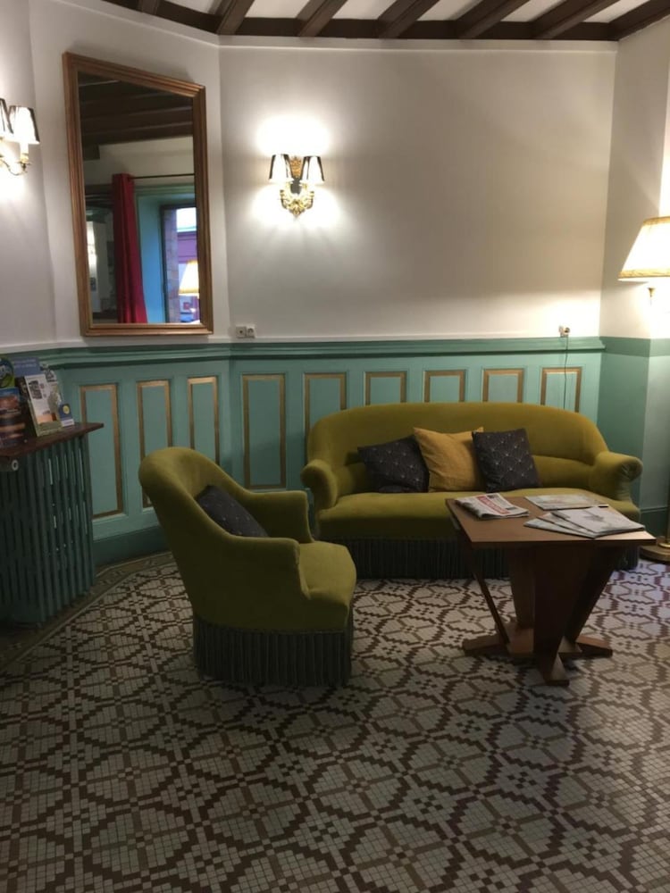 The Old Hotel Ravel 35/48