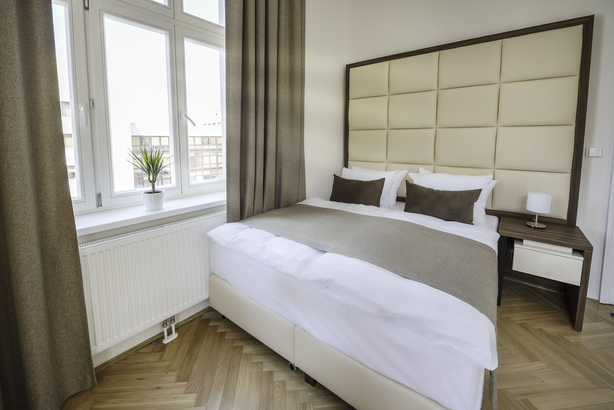2 BEDROOMS, DELUXE, SUITE