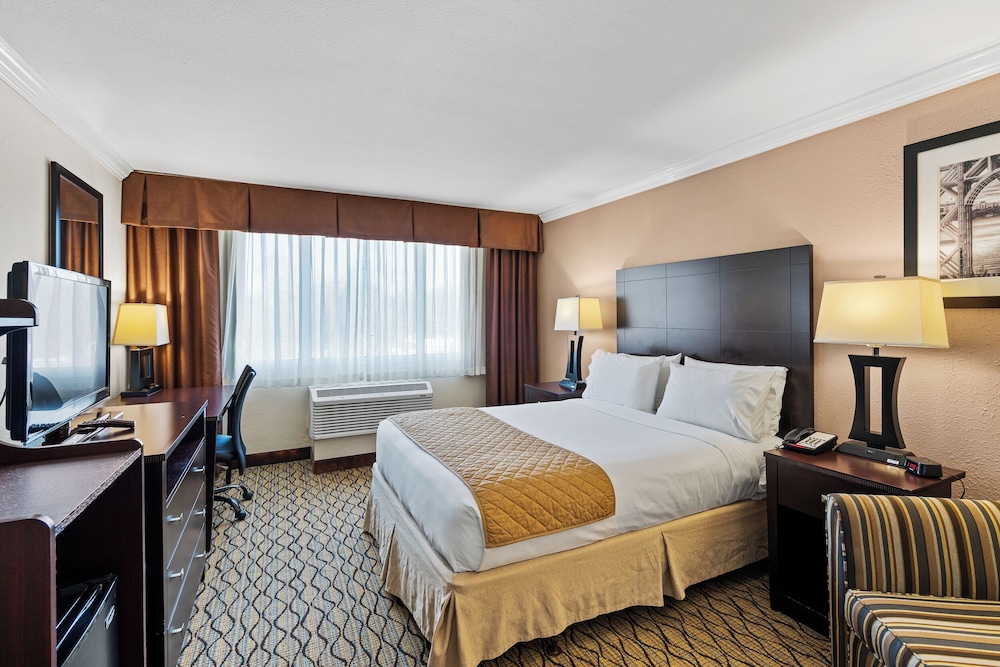 Executive Inn - Fort Lee 12/44