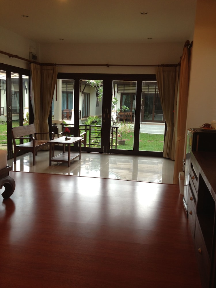 Poolsawat Villa 23/49