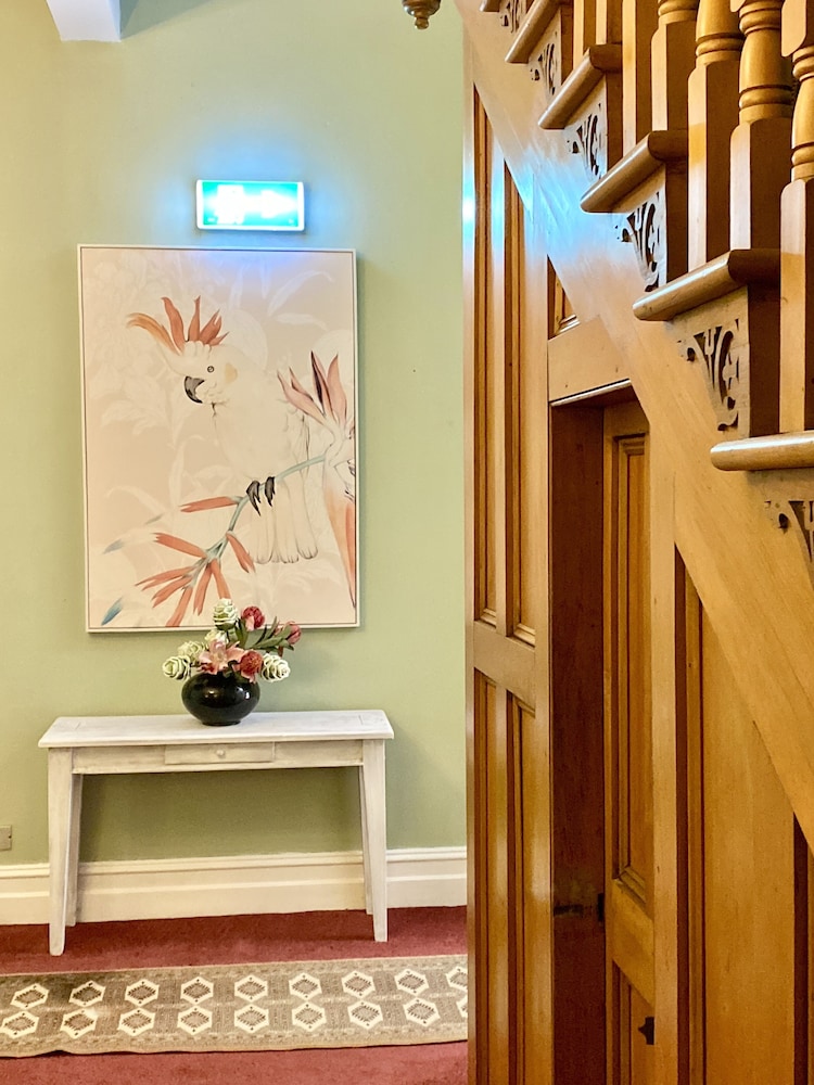LEURA HOUSE 11/65
