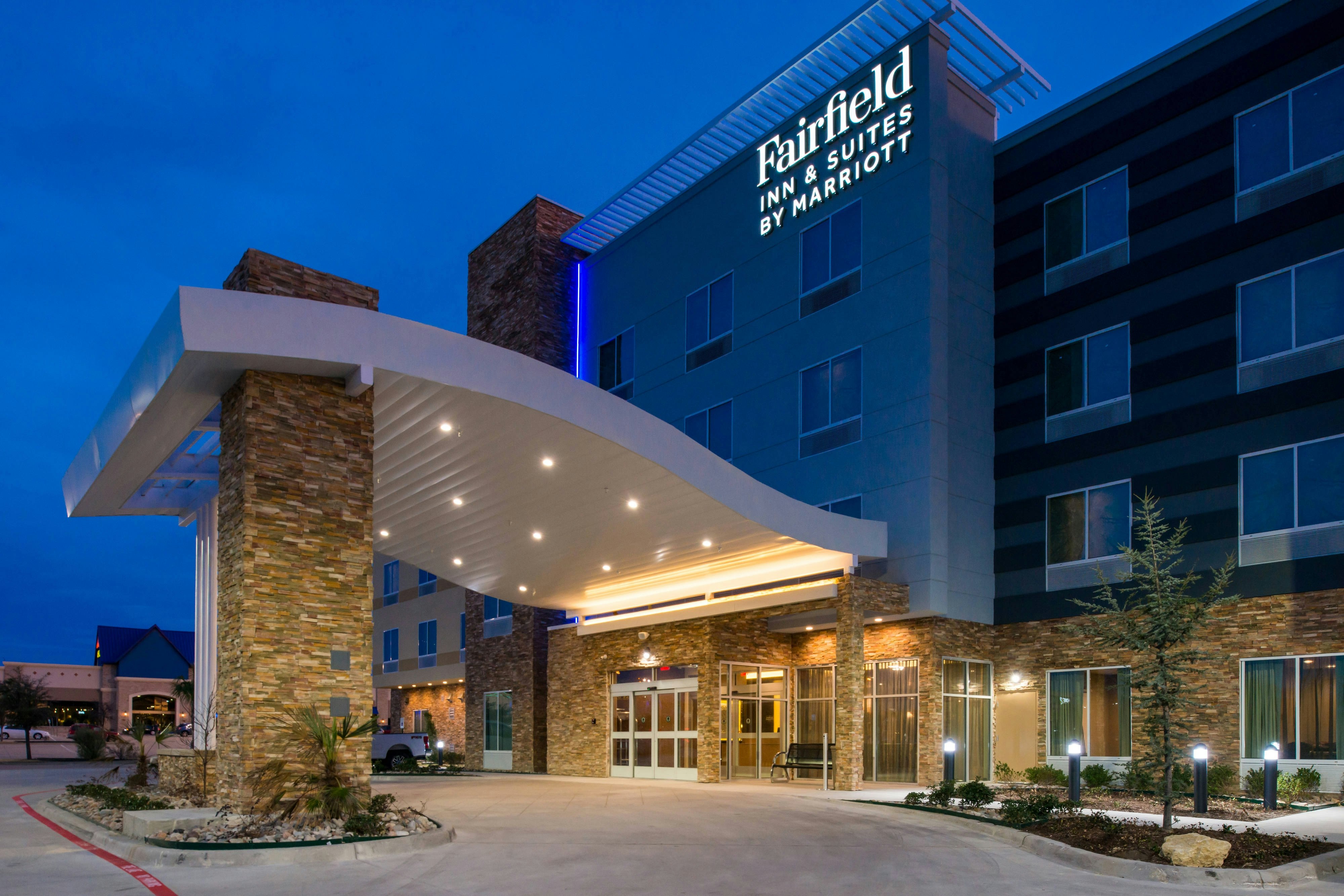 Fairfield Inn & Suites by Marriott Fort Worth Southwest at Cityview 27/29