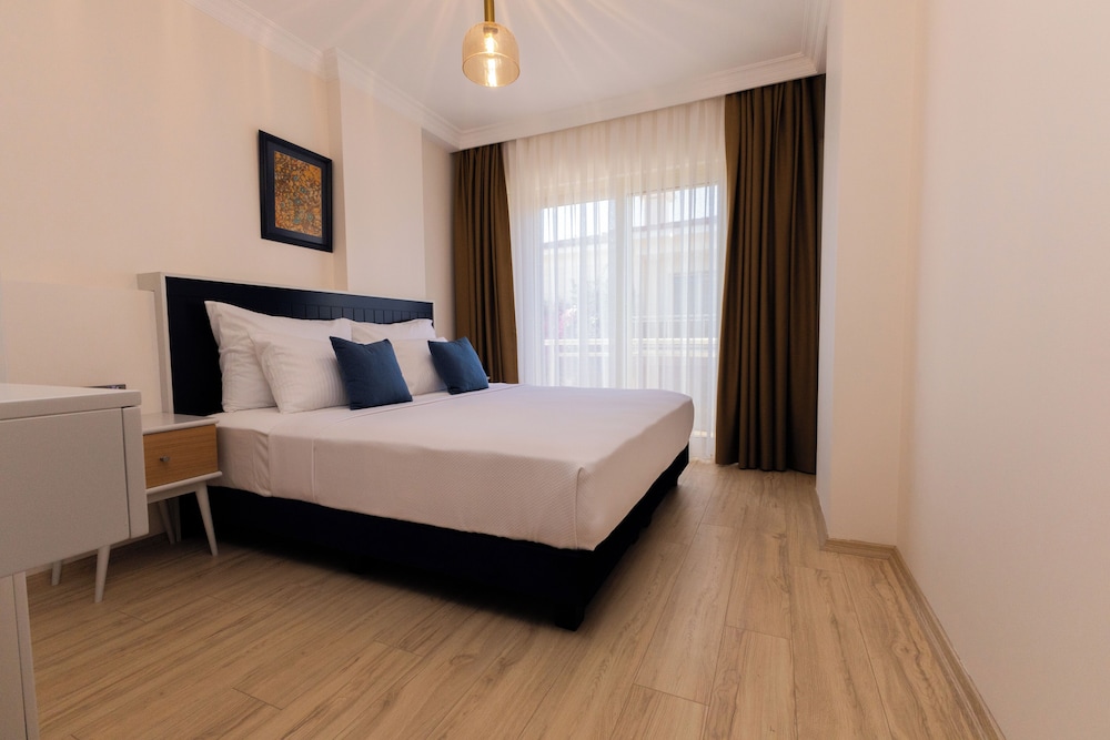 2 BEDROOMS, FAMILY SUITE