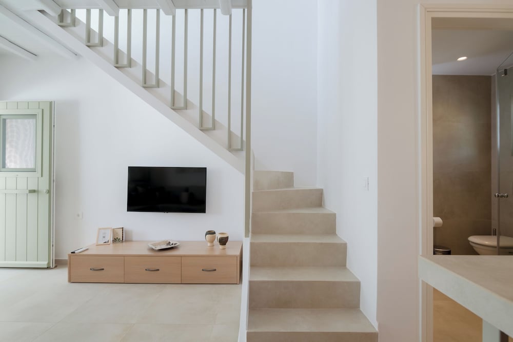 Anthos Apartments 25/50