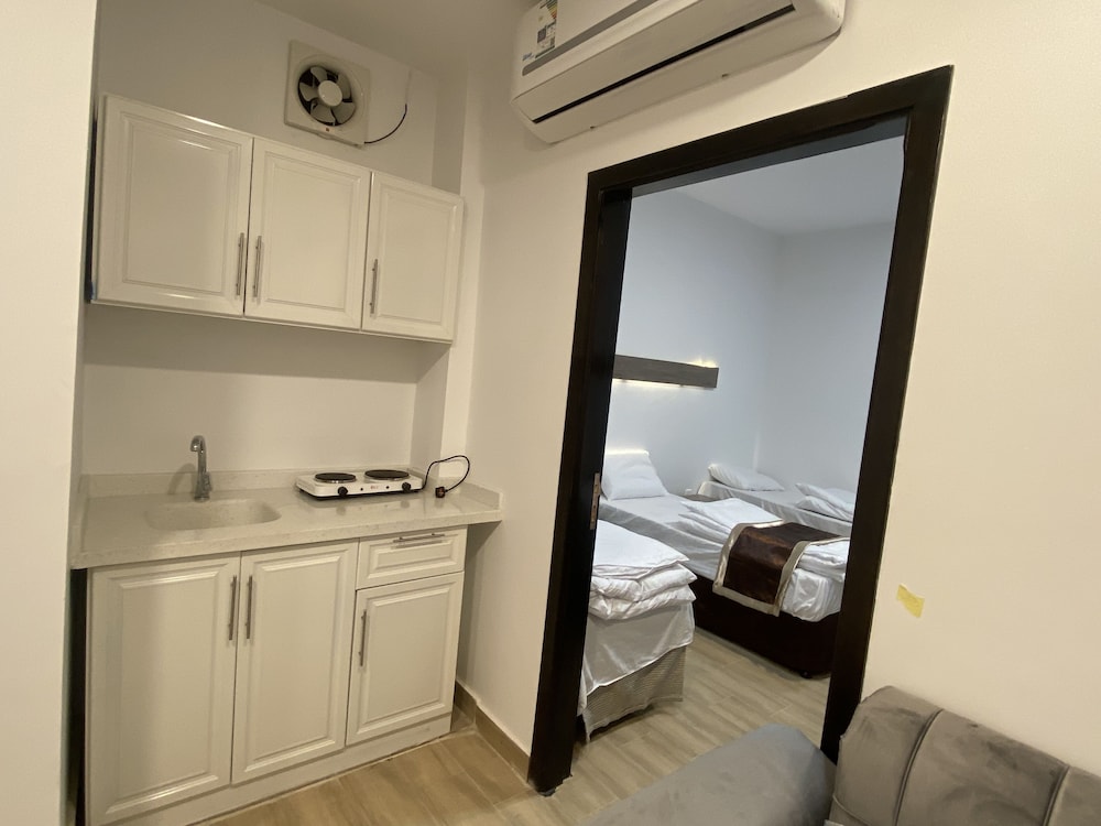 ARAM Suites 25/25