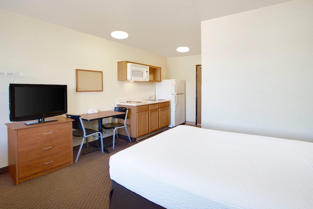WoodSpring Suites Baton Rouge Airline Highway 30/54