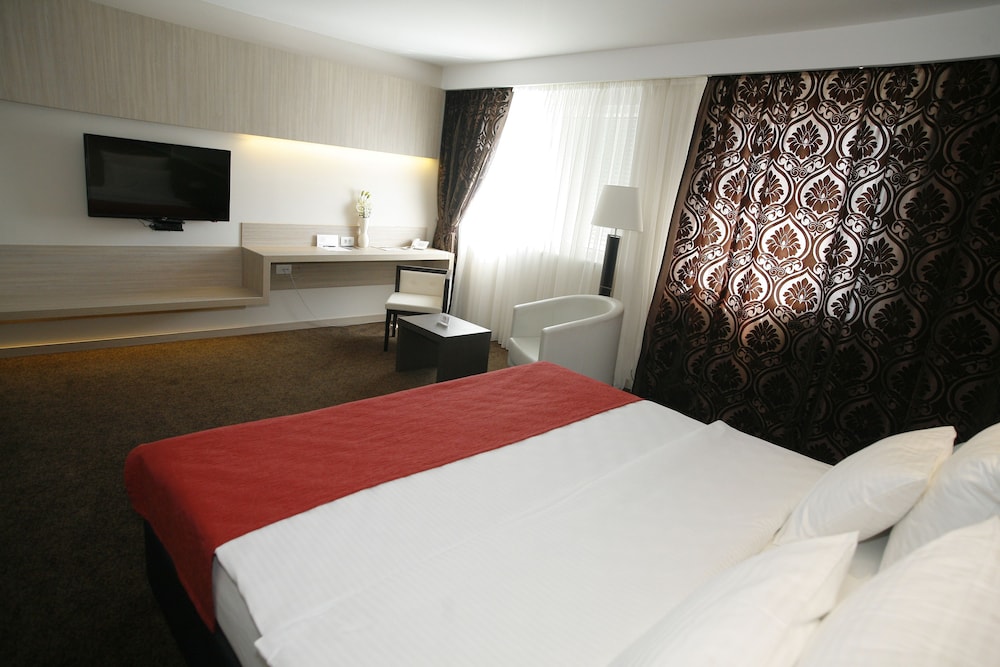 CITY HOTEL MOSTAR 14/69