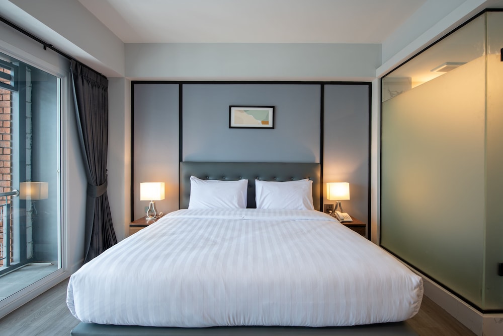Mayson Place Hotel 4/30