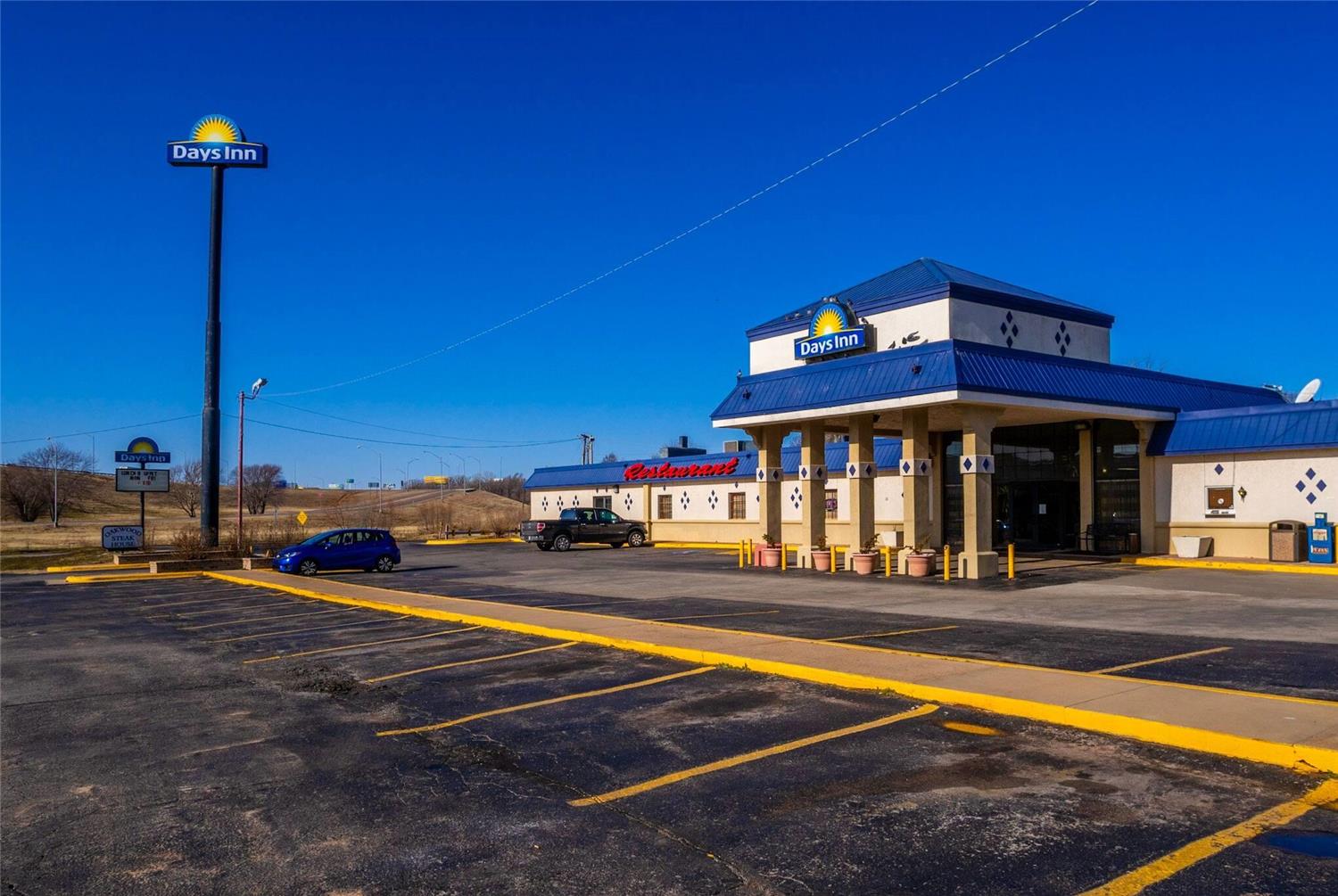 Days Inn by Wyndham Clinton 19/24