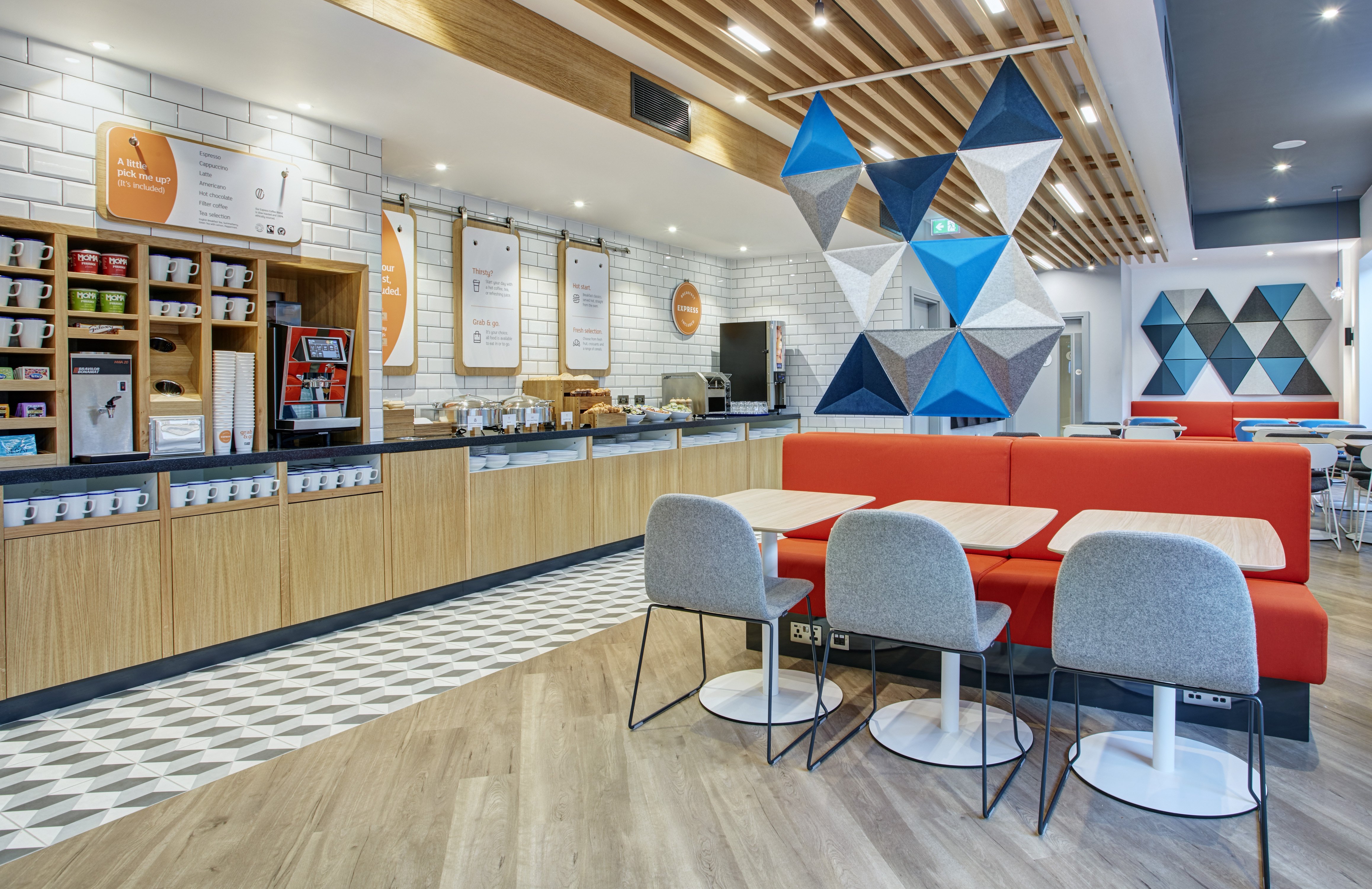 HOLIDAY INN EXPRESS DUBLIN CITY CENTRE 56/71