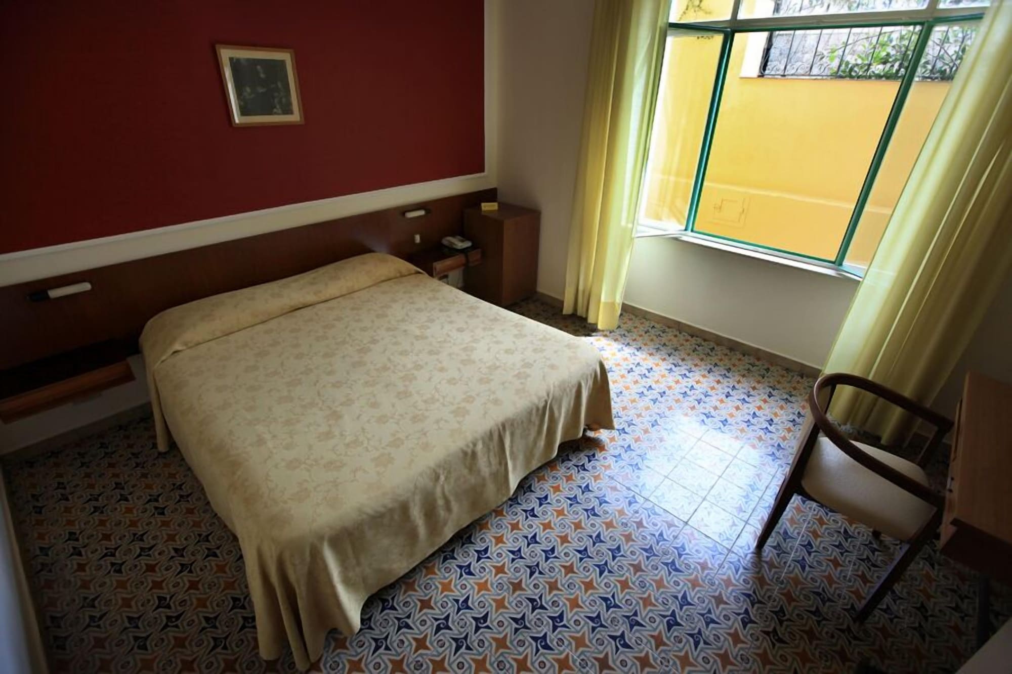 ECONOMY, DOUBLE OR TWIN BED, PRIVATE BATHROOM