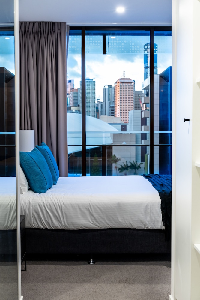 Opera Apartments South Brisbane 16/70