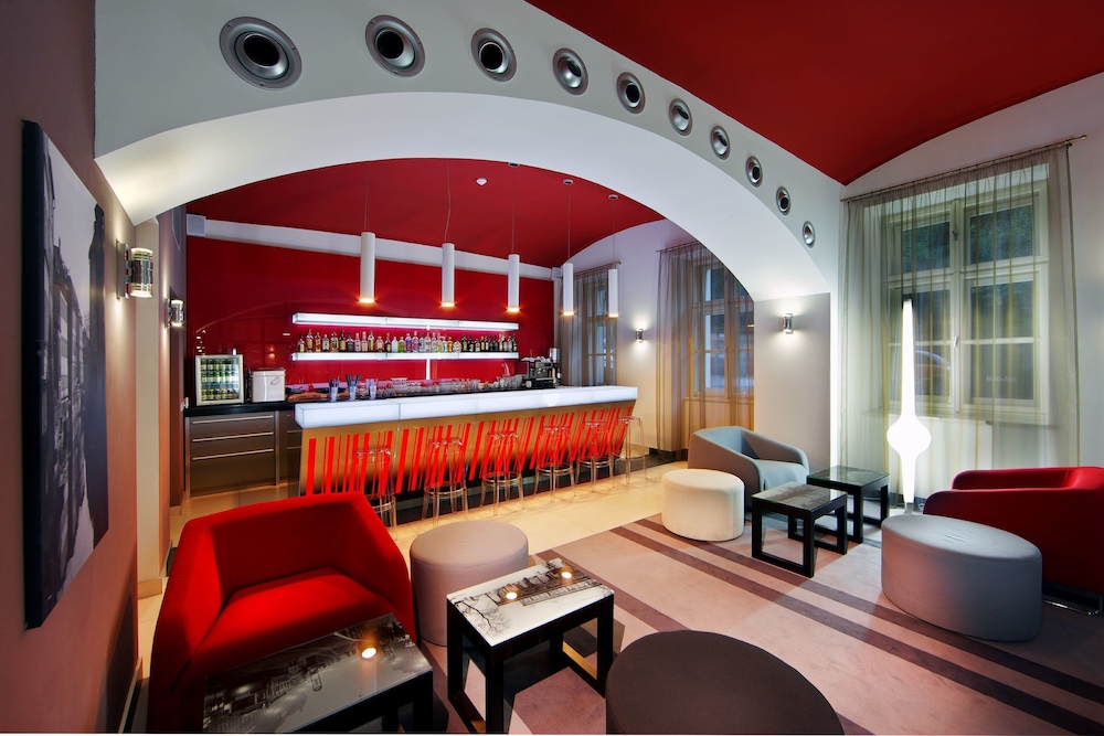 Red And Blue Design Hotel Prague 43/57