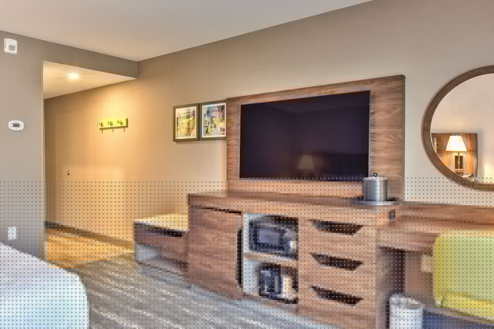 Hampton Inn and Suites Keene 29/47