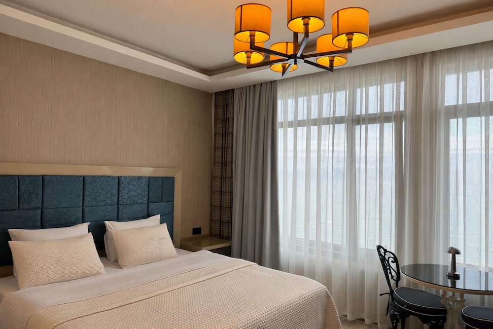 EXCLUSIVE, SEA VIEW
