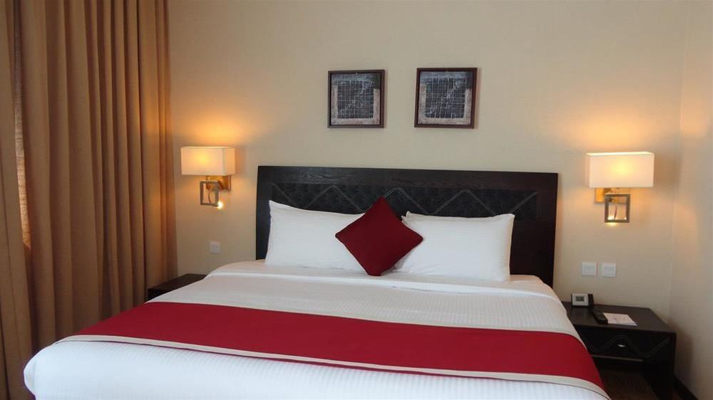 فندق مينا الجبيل سابقا جولدن توليب(Razana Hotel Al Jubail) 11/60
