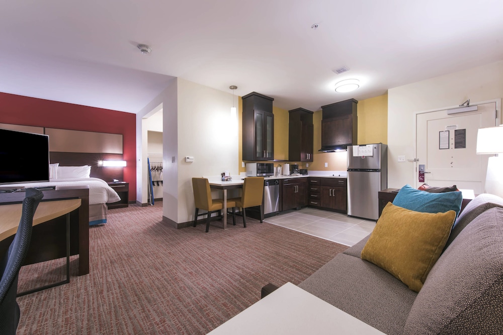 Residence Inn Nashua 8/40