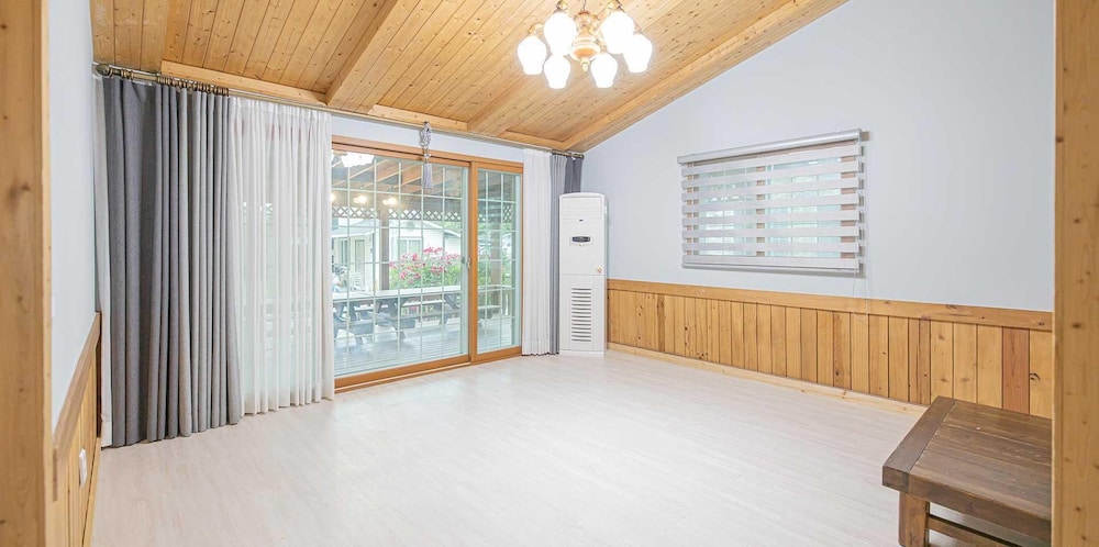 Gyeongju Cabin House Pension 10/50