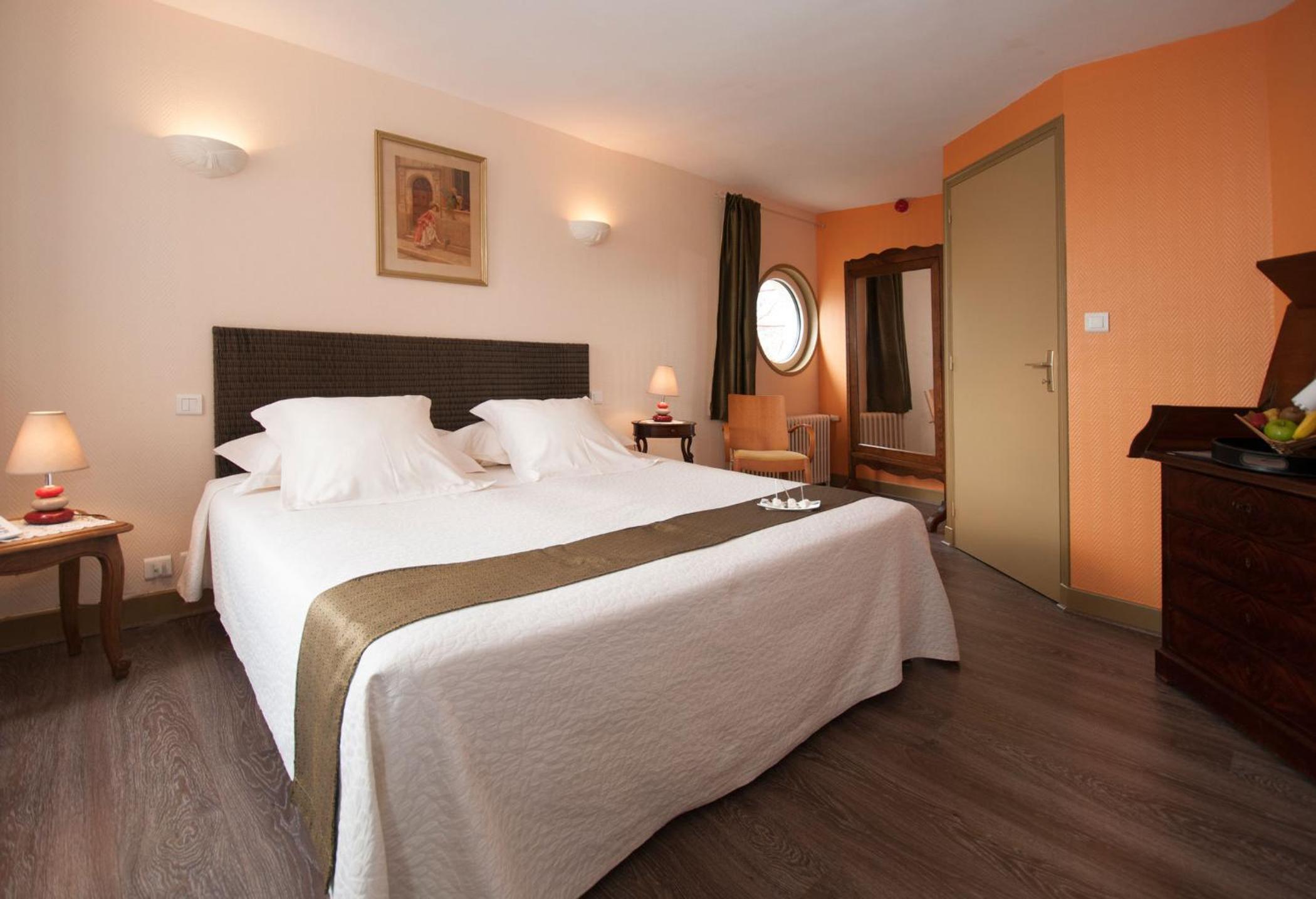 HOTEL LE COQ HARDI 18/51