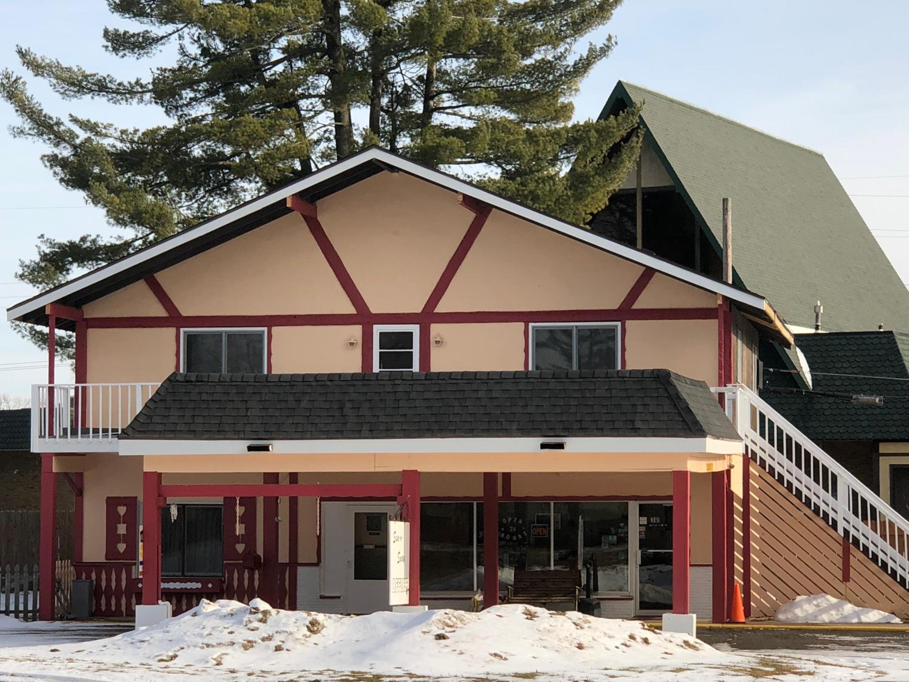 Sun 'n Snow Motel 2/50