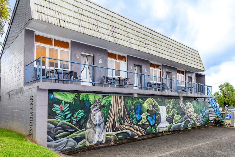 Innisfail Riverfront Motel 2/27
