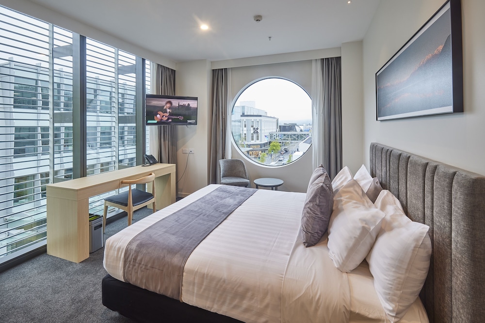 Christchurch City Hotel 8/35