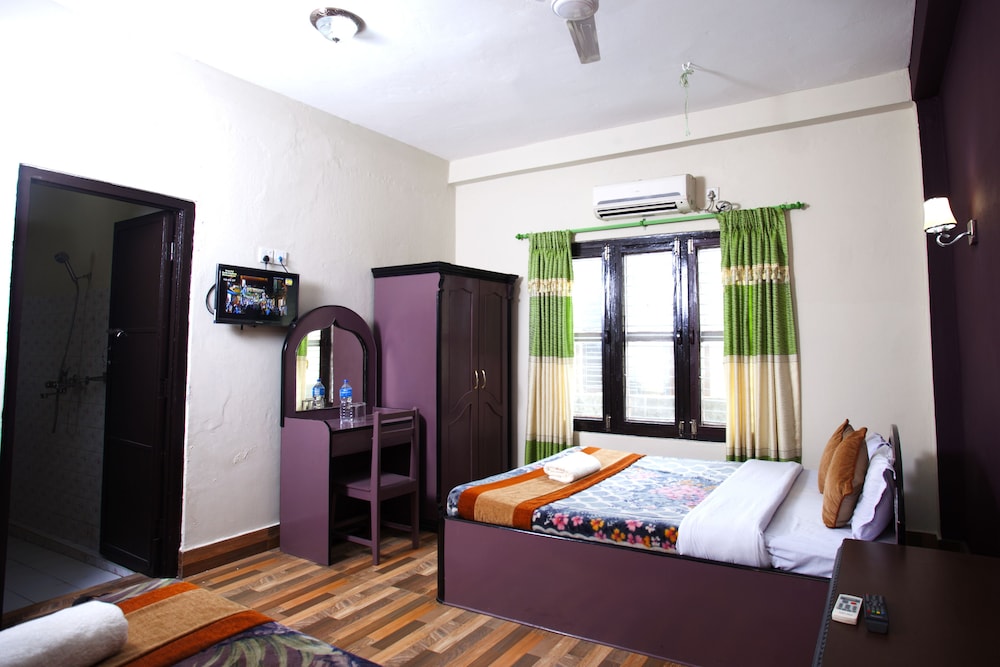 Sauraha Resort 15/50