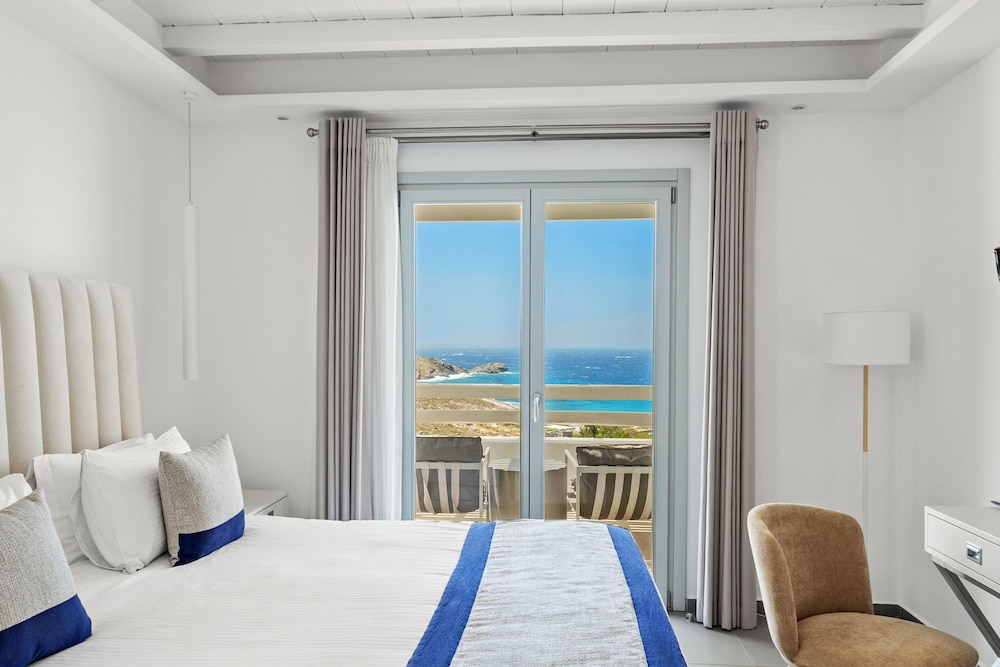 Epic Blue Suites & Villas 8/45