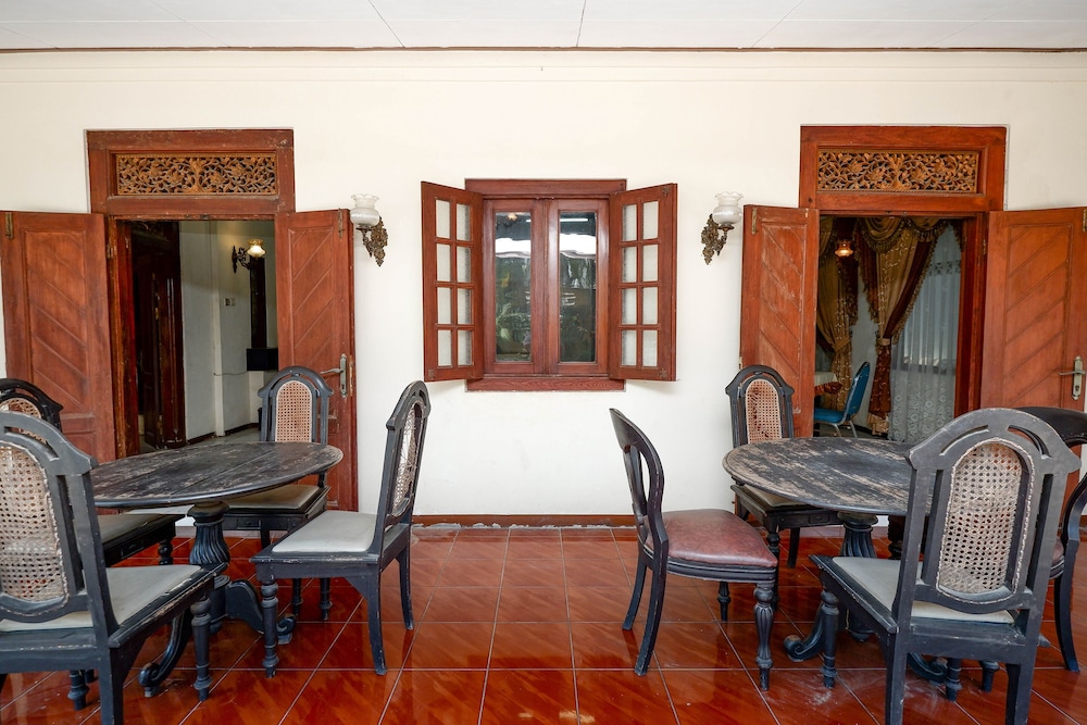 Super OYO Capital O 1644 Hotel Griya Kencana 43/59