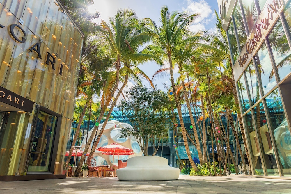 Up Midtown (ex. Wishes Hotel Biscayne) 44/55