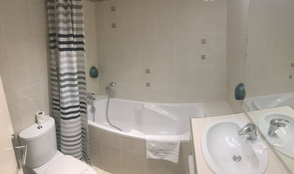 Hotel Cosmotel 37/83