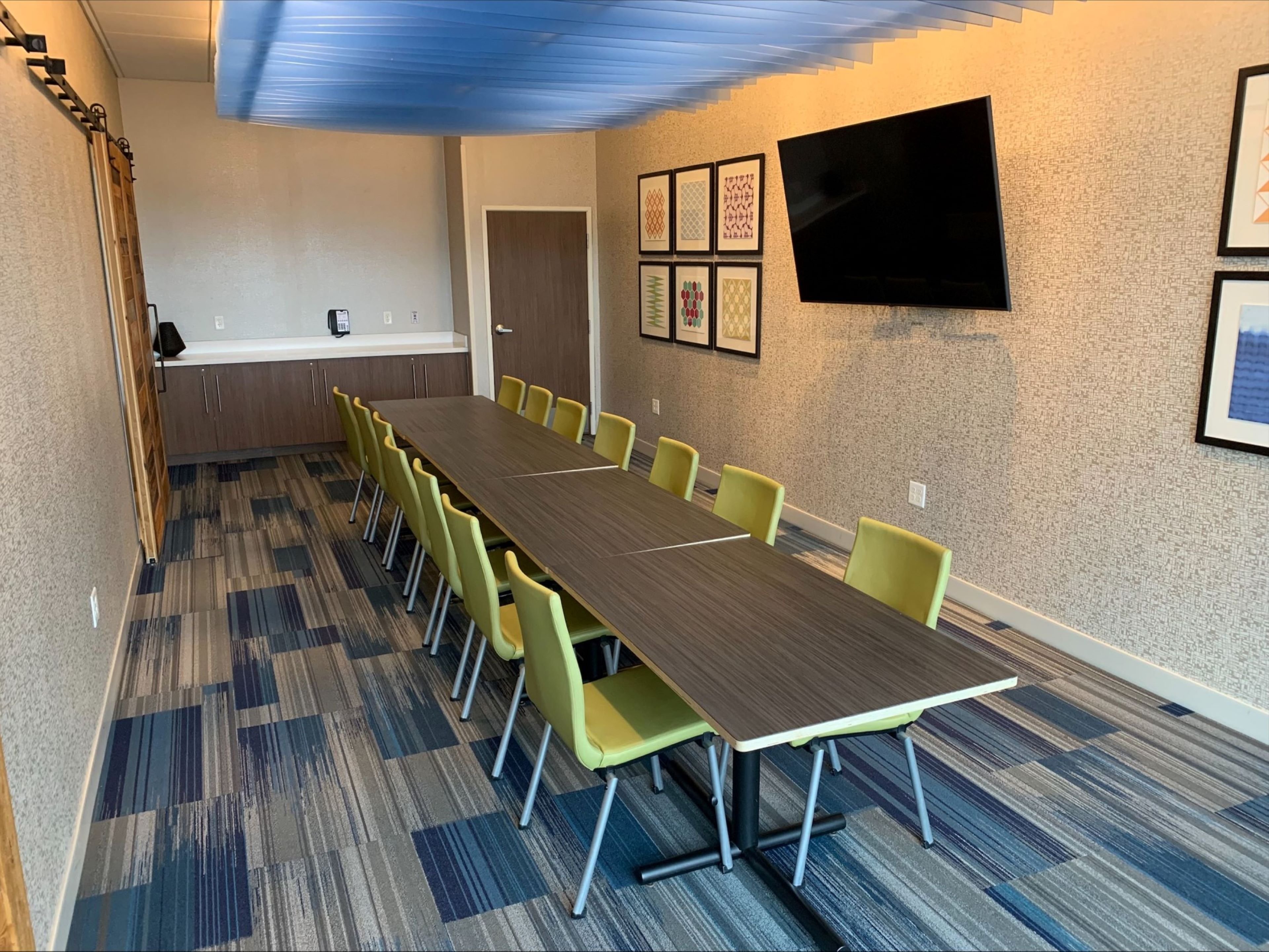Holiday Inn Express And Suites Duluth North Miller Hill 50/59